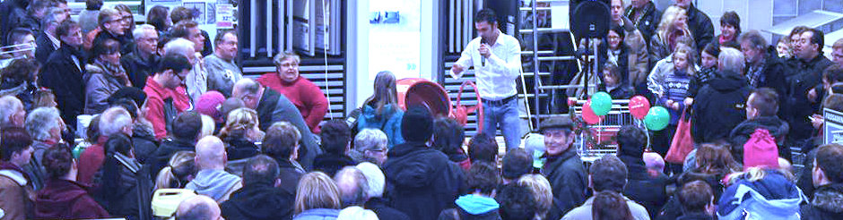 Event Moderator Peter Juhle in Action